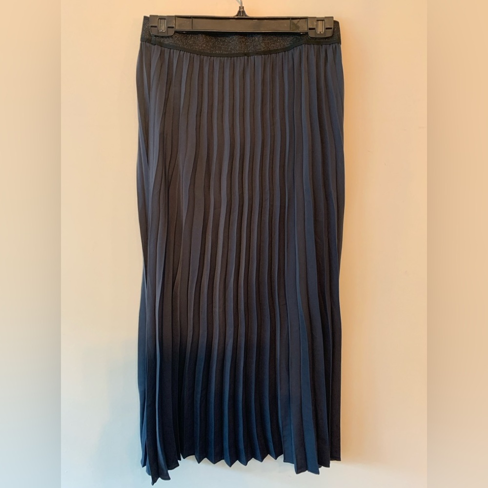 YEST Elegant Satin Navy Pleated Skirt